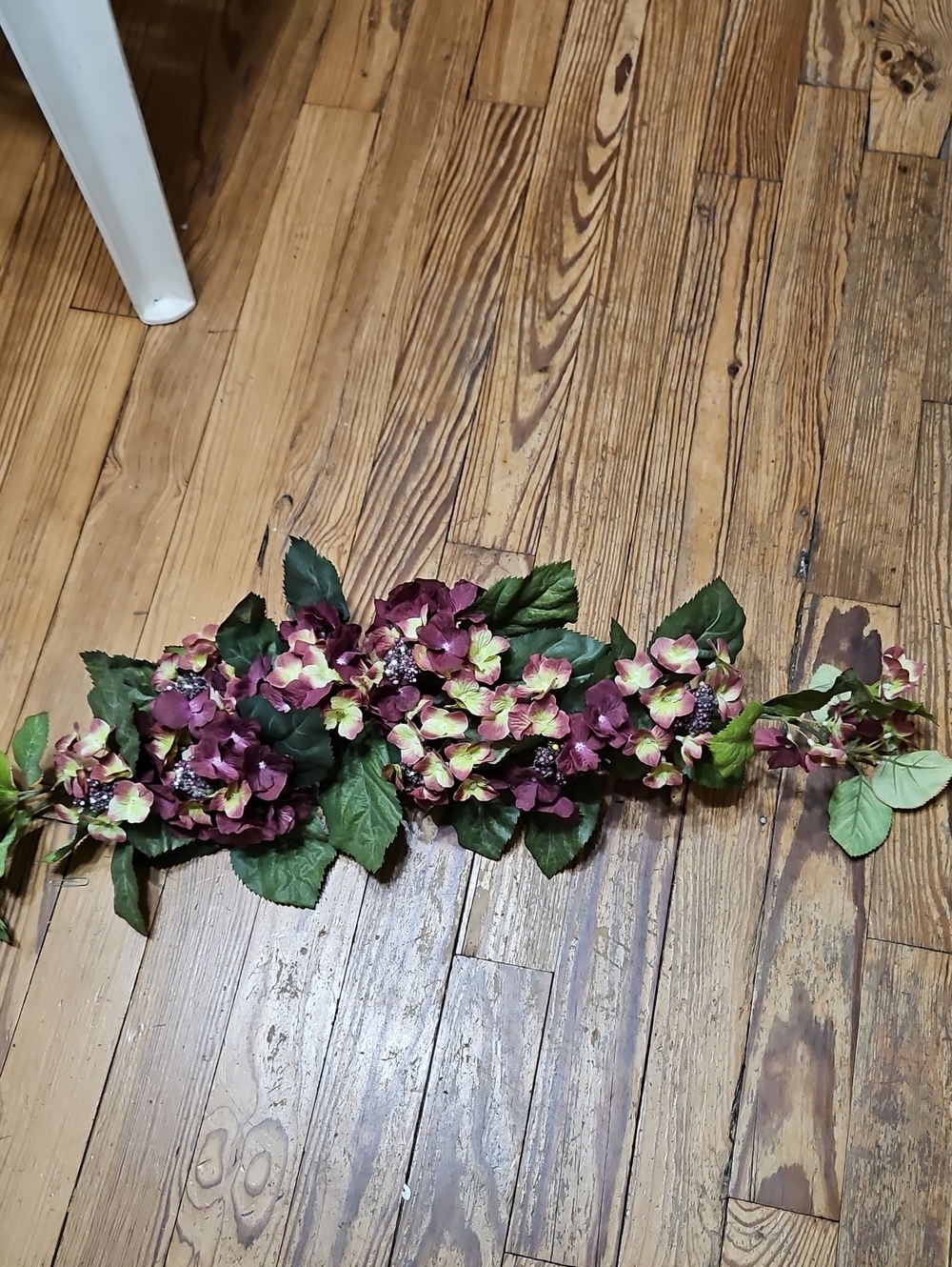 Home Interiors Burgundy and Green Hydrangea Garland